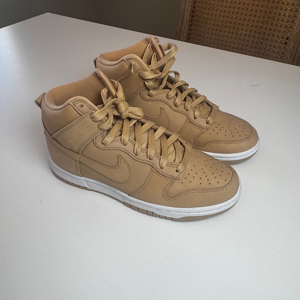 Women's Nike Dunk High Premium MF Vachetta Tan/Vachetta Tan (DX2044 201)